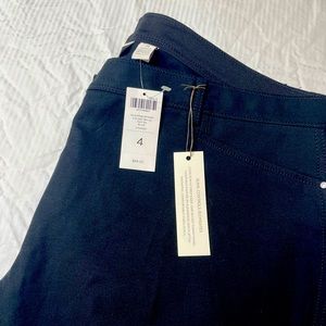 Chico’s Size 4 “So Slimming Getaway” Pants in Ink Black New With Tags!